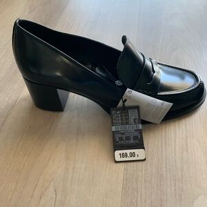 Black Leather Woman’s Shoes